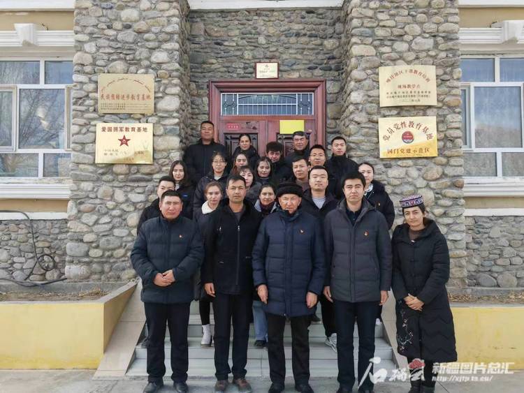 从高原到北京 “人民卫士”巴依卡情满领奖路