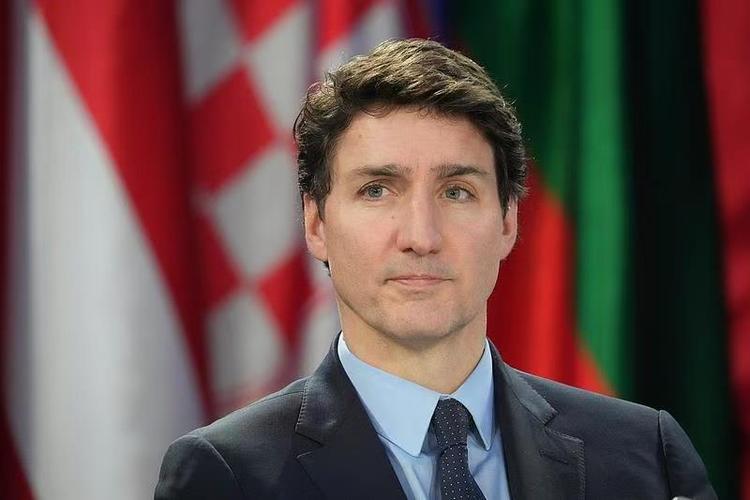 加拿大总理宣布对美国进口产品征收25%报复性关税