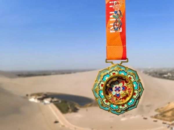 2025敦煌半程马拉松圆满落幕