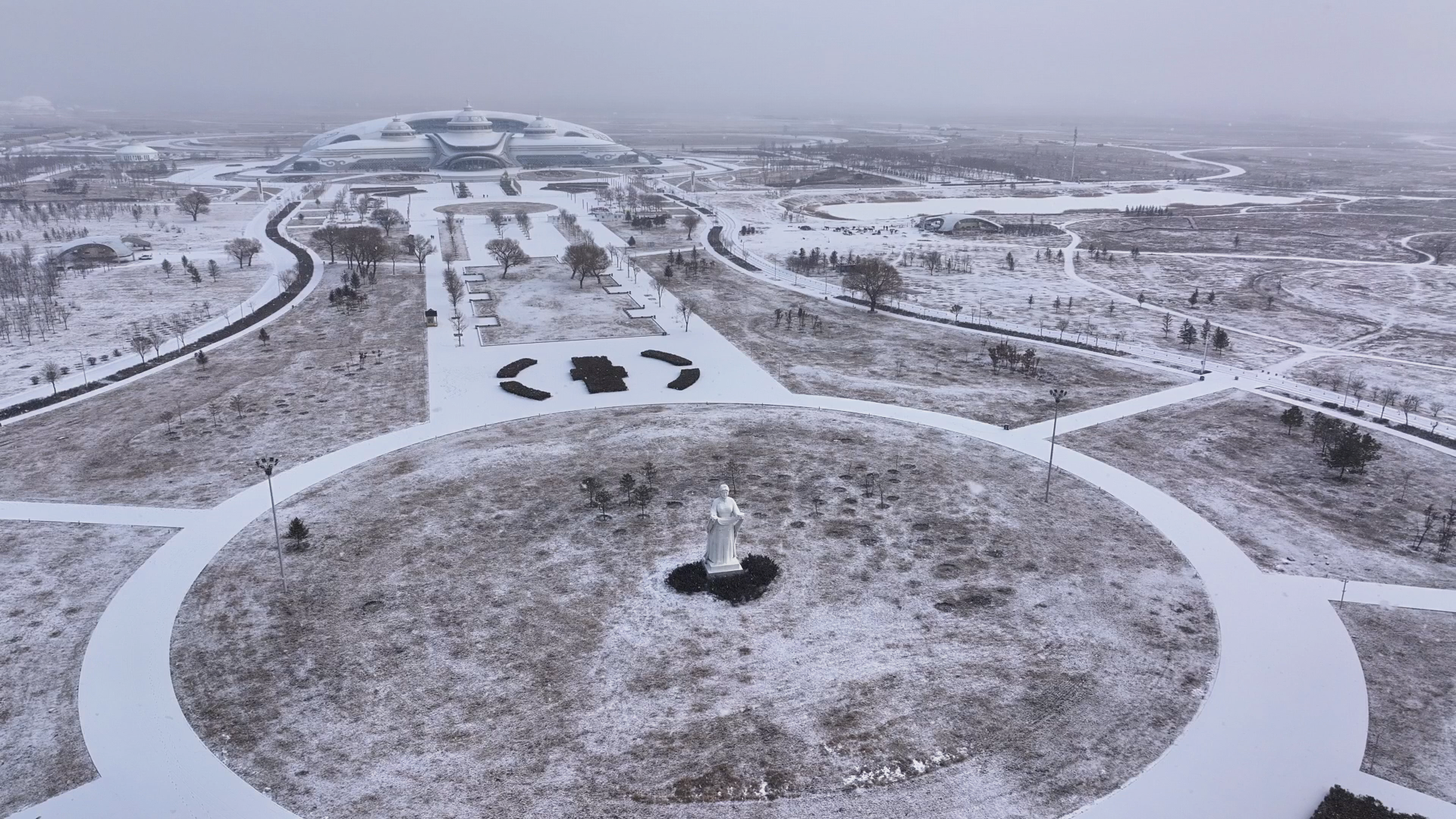 冬日北疆画卷：大青山下的敕勒川草原