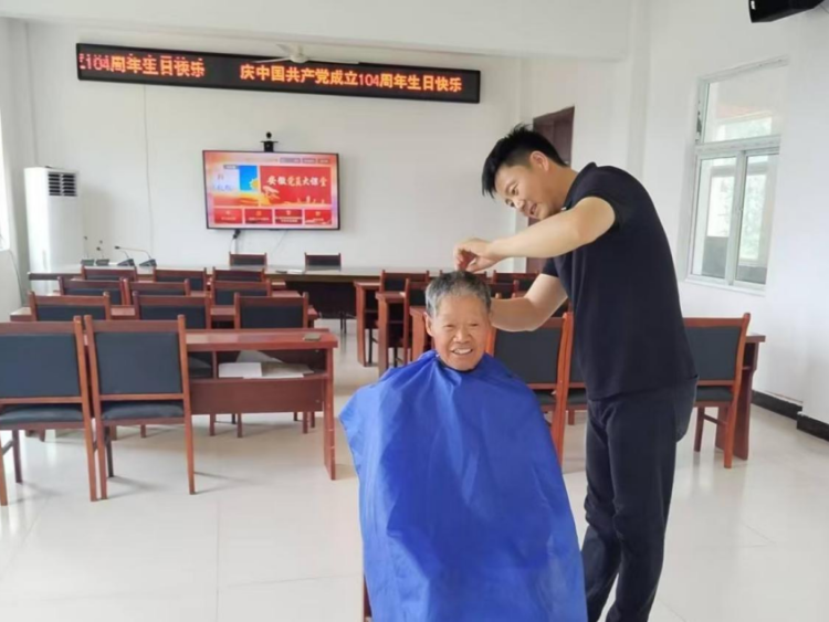 蚌埠市五河县东刘集镇：一把“爱心剪”传递组织情_fororder_图片4