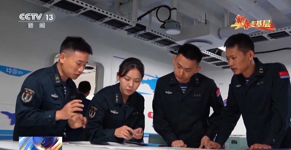 用玫瑰色的青春守护祖国海空 她是“飞行员的另一双眼睛”