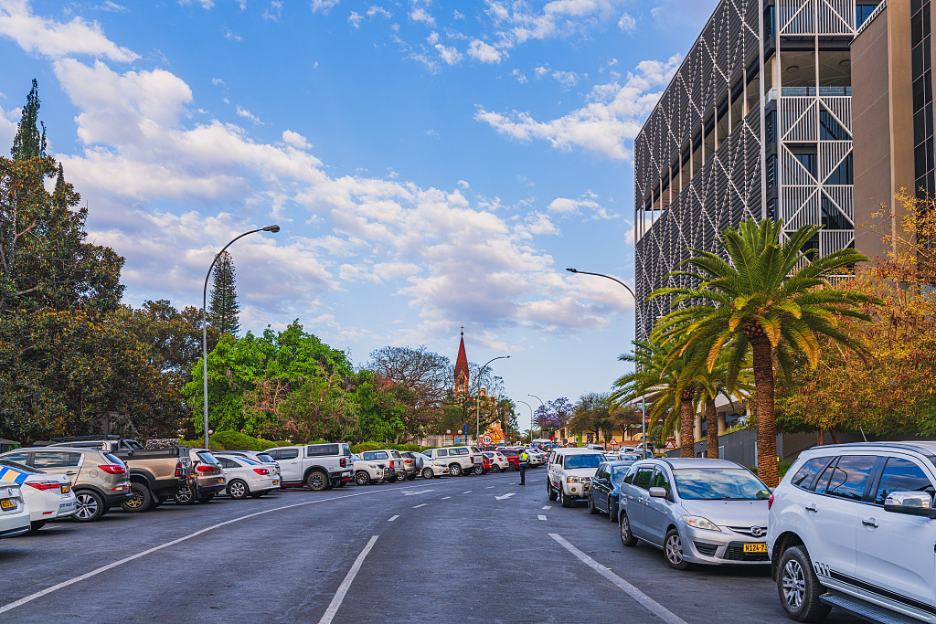 中国援纳米比亚卫星地面数据接收站正式移交