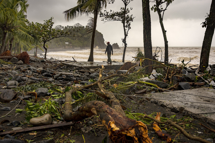 受台风“凤凰”影响 菲律宾一省宣布进入灾难状态