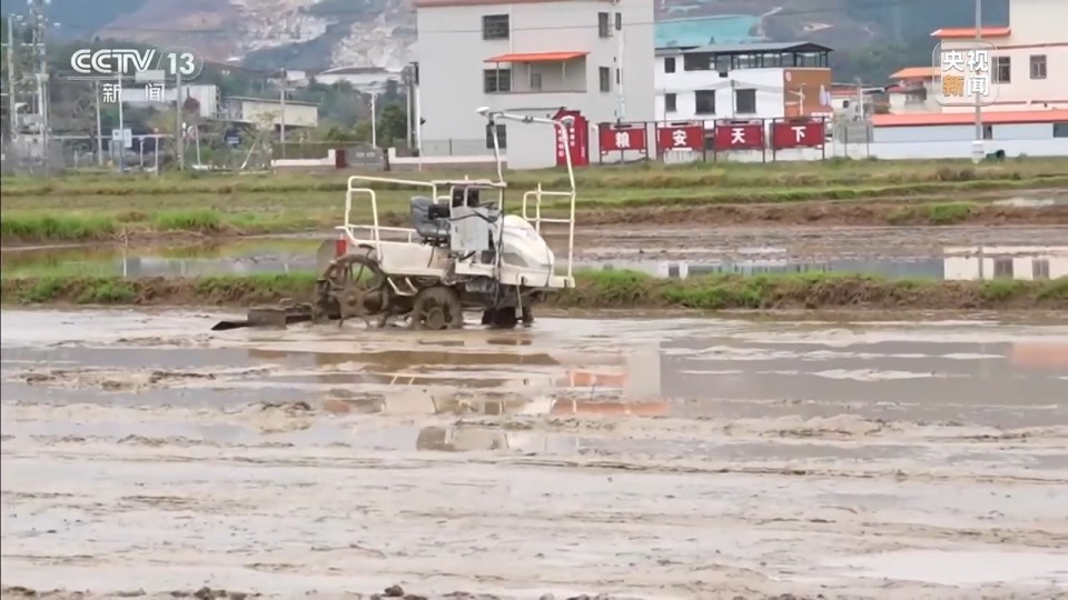 焦点访谈丨科技赋能春耕 从自动到自主 中国农业迈向智慧时代