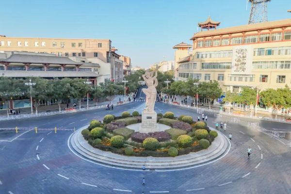 2025敦煌半程马拉松圆满落幕