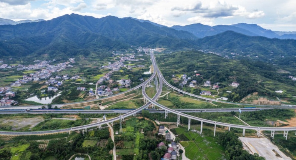 全球媒体聚焦 | 外媒：“十五五”规划为中国未来五年发展明确方向_fororder_f3d7b0fa24484e13922a636222d490b4.1000x563