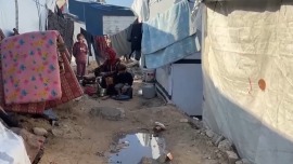 视频丨难抵寒冬 加沙一个月大婴儿在父母怀中冻死