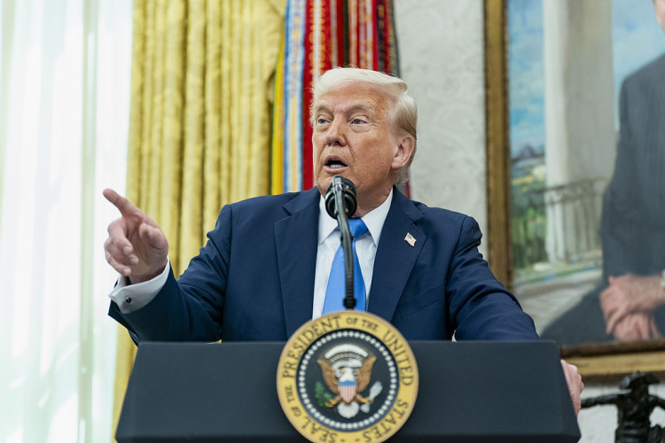 特朗普称提高对韩国多种商品关税税率至25%