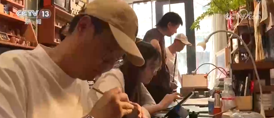 潜力大、活力足,政策“组合拳”护航夯实线下消费根基 让市场更红火