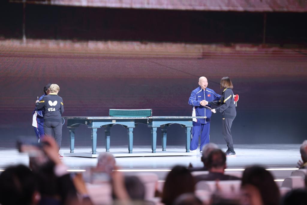 习近平主席贺信激励中美各界人士拉紧友谊纽带