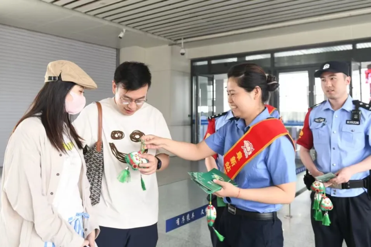 全国铁路1000余个站车，广泛开展“我的铁路风景：美好旅途 粽享端午”文化互动活动_fororder_企业微信截图_17488305482435
