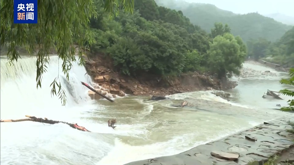 强降雨引发山洪 北京密云多个村镇水电通信受影响