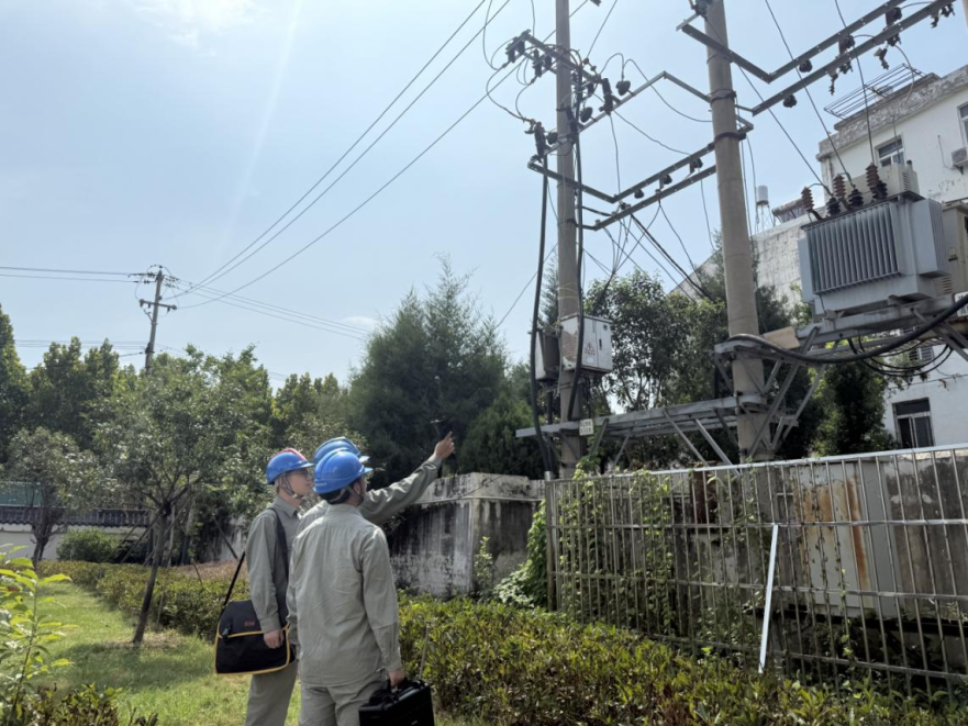 State Grid Macheng Power Supply Company Delivers Care to Nursing Home_fororder_图片2