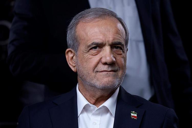 伊朗总统：正持续密切关注美国行动