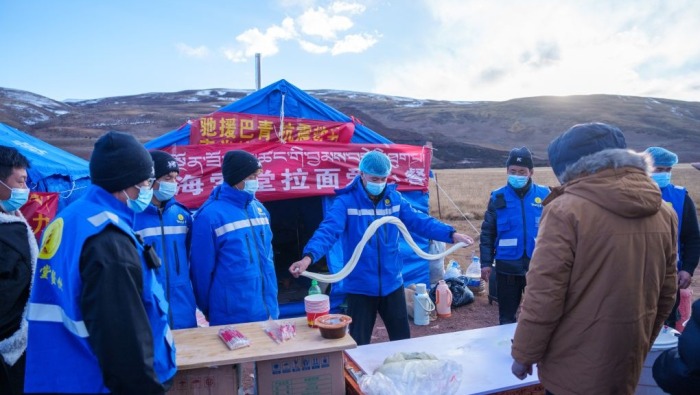 海拔4800米，知道难，他们还是来了