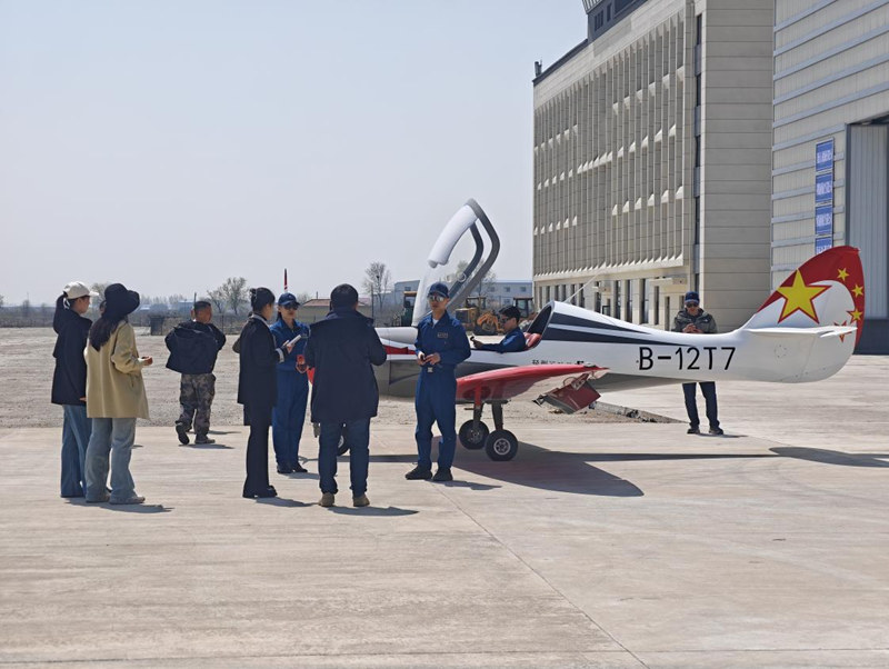 산둥 치샤: 화창한 4월, 300m 저공에서 구름과 함께하는 꽃구경_fororder_图片1