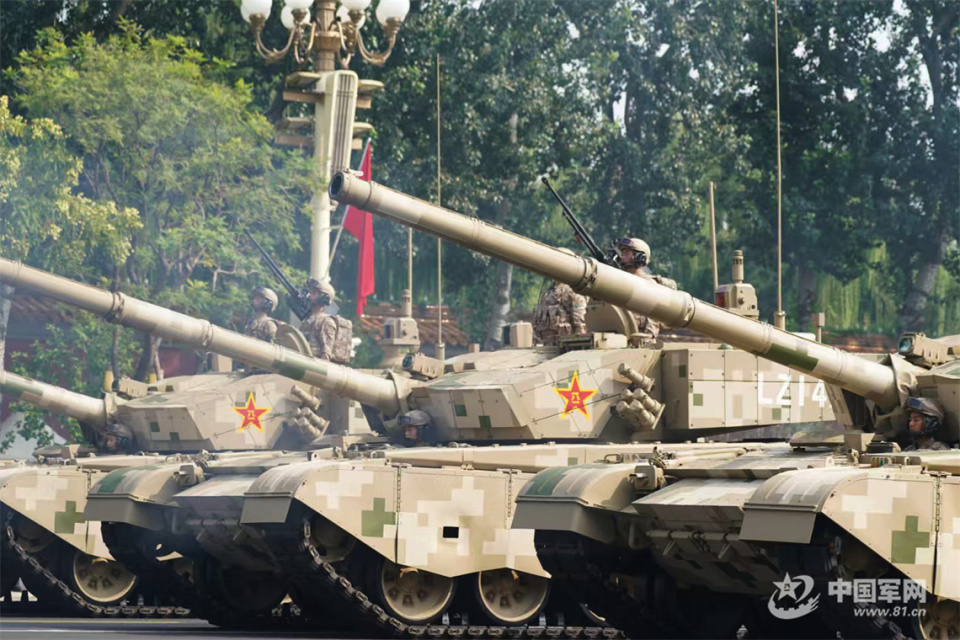 我在阅兵现场｜近距离感受钢铁洪流的中国力量_fororder_1