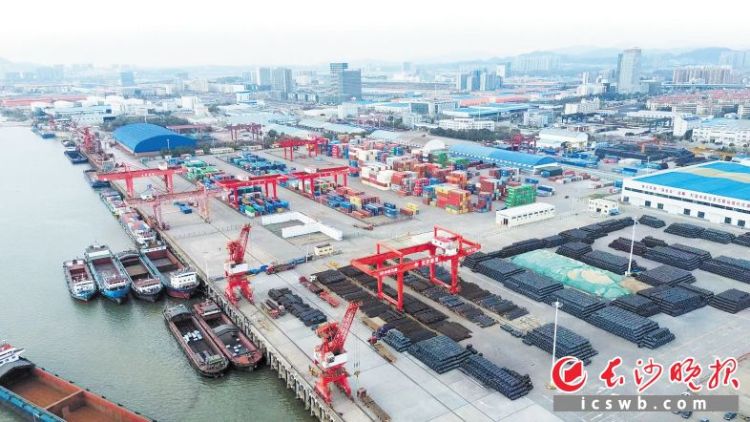 今年1月至6月，长沙新港专用铁路累计完成到发量同比增长22%_fororder_6