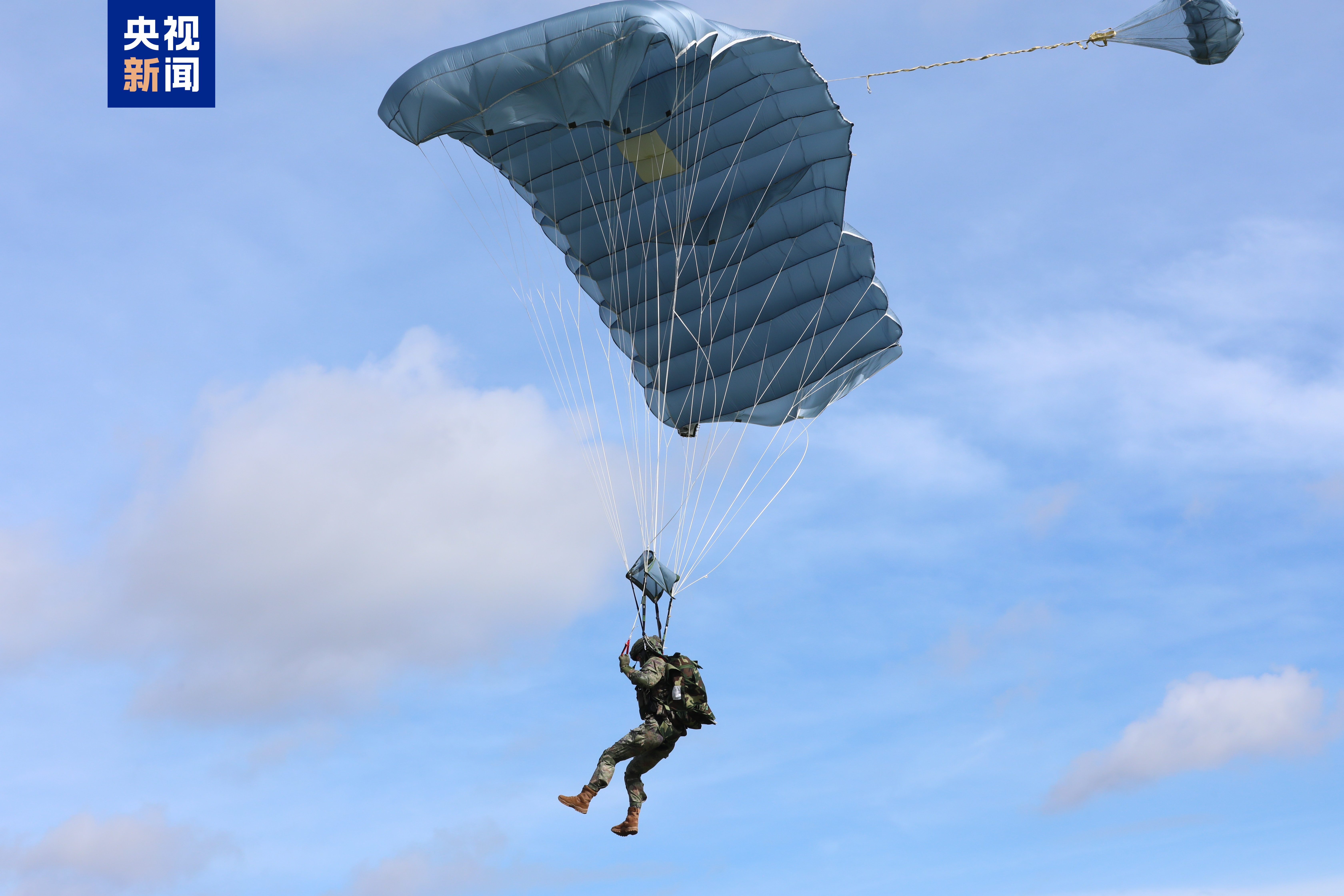 中印尼“和平神鹰-2024”联演进行灾害救援实兵演练