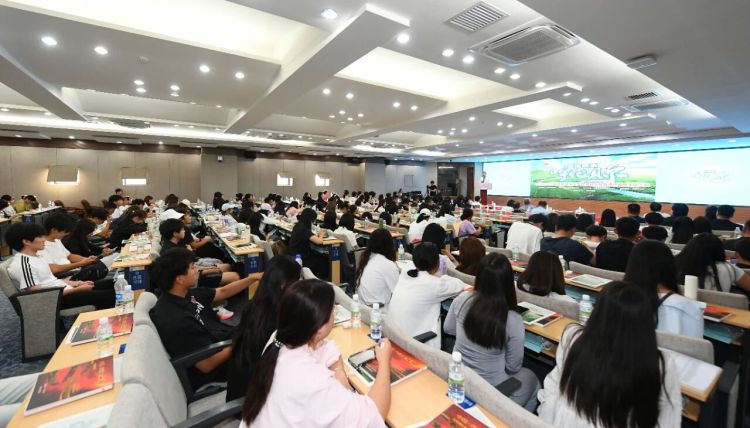 “这就是呼伦贝尔”大型全媒体文化传播活动系列产品在呼和浩特市集中亮相_fororder_微信图片_2025-09-13_133512_560