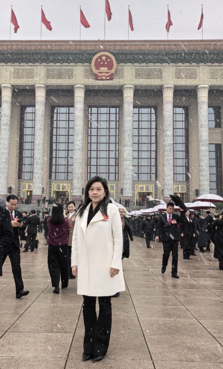 资讯有故事丨全国人大代表张婧婧：以瓷为媒“向世界讲述美美与共的中国故事”