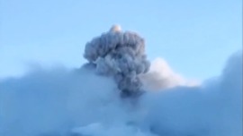 视频丨哥伦比亚普拉塞火山喷发 灰柱达1700米