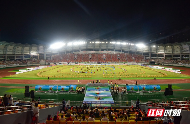 湘超引爆观赛热潮 两轮比赛28.7万现场观众见证_fororder_5
