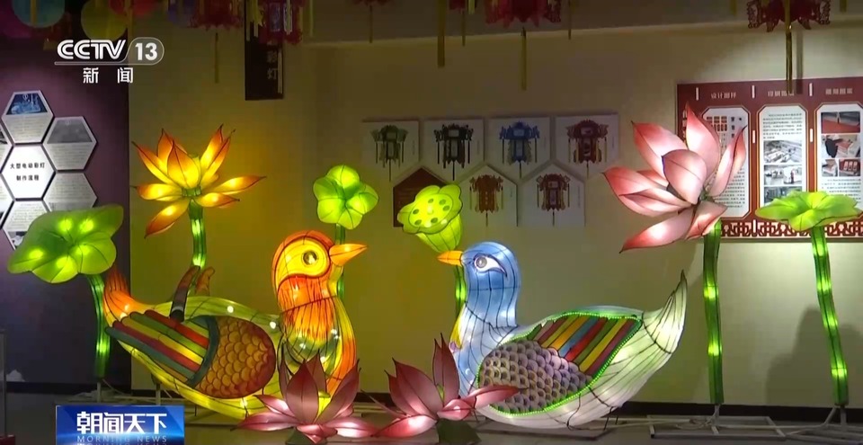 烟花走俏 麻将机大卖……外国人怎么过春节?中国节日“玩法”走向世界