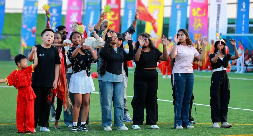Ninghe "Village Super" Kicks Off in Tandem with Short Video Competition; International Youth Experience the Vibrant "Jincai" Rural Sports Culture of Tianjin_fororder_图片4