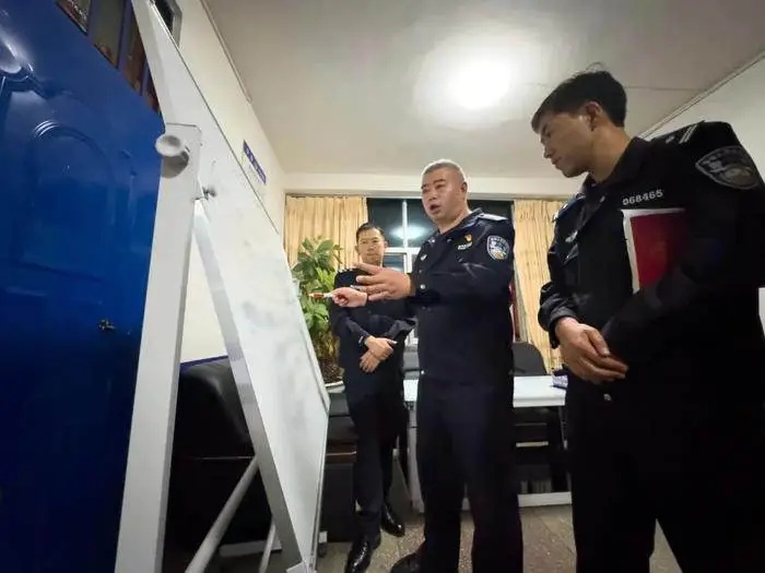 因为“我是刑警” 他们始终在追求真相的路上奔波着