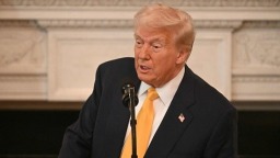 特朗普称不会对进口黄金征收关税_fororder_4ab4d3364a1942458dc63da44f49d396