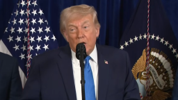 特朗普就明州抗议表态：必要时将动用《反叛乱法》部署军队_fororder_6cbbb146877841bd8282277d9d7d468d