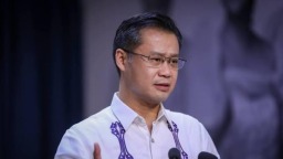 舍温·加查利安当选菲律宾参议长
