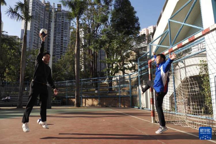 香港“兴”观察·香港故事丨用热爱与拼搏创造赛场传奇