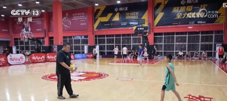 夏日夜练“火”起来：带动全民健身 点燃夜间消费新热潮