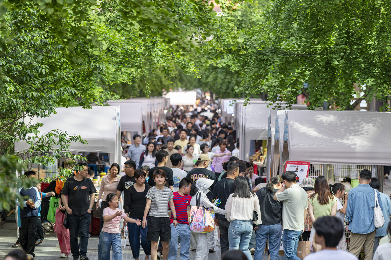 浙江：乡下赶集 土味潮味一起“落胃”