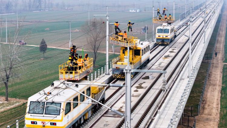 钟华论：一步一步往上走，一程一程向复兴