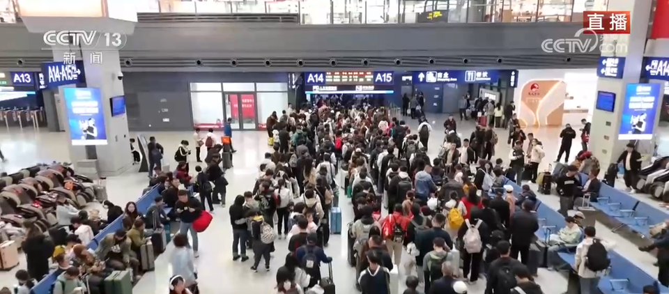 增运力、优服务 交通部门提升服务品质 多管齐下保障旅客有序出行