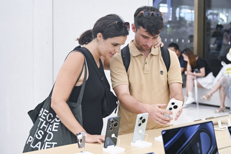 国际观察｜“中国对外开放的大门越开越大”——免签政策助力拉紧中外融通纽带_fororder_3