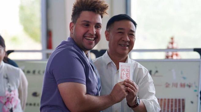 “丝路IP 机遇中国”| 外国网红沉浸式感受金川刻字非遗魅力