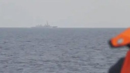 【国际锐评】日舰擅闯台海红线必然引火烧身_fororder_ScreenShot_2026-04-20_042850_766