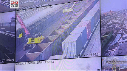 新疆阿拉山口：铁路口岸2025年货运量近1800万吨 创历史新高