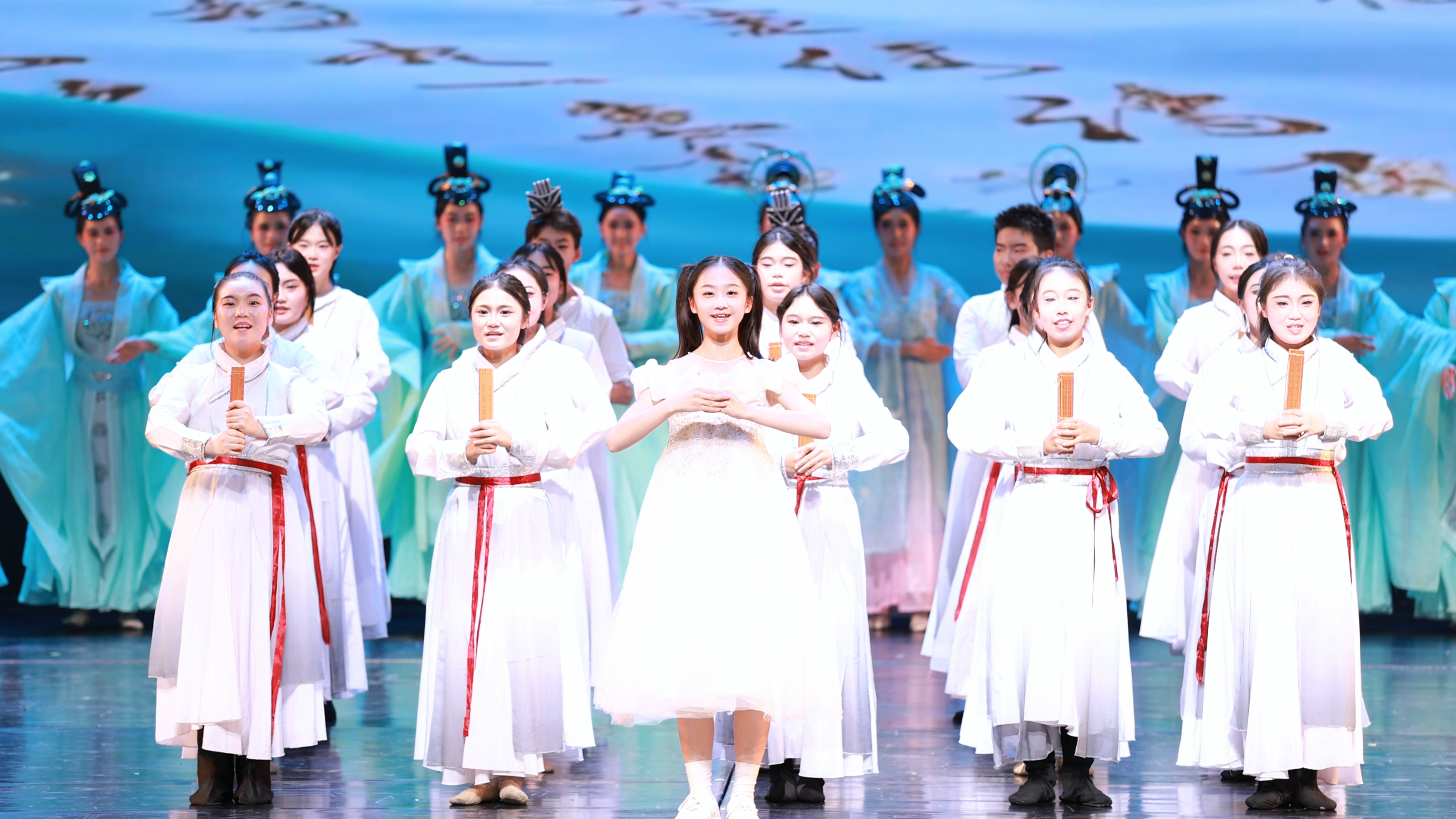 “跟着艺术游甘肃——第二届月出凉州·武威诗会”举行 “跟着艺术游甘肃——第二届月出凉州·武威诗会”举行_fororder_3