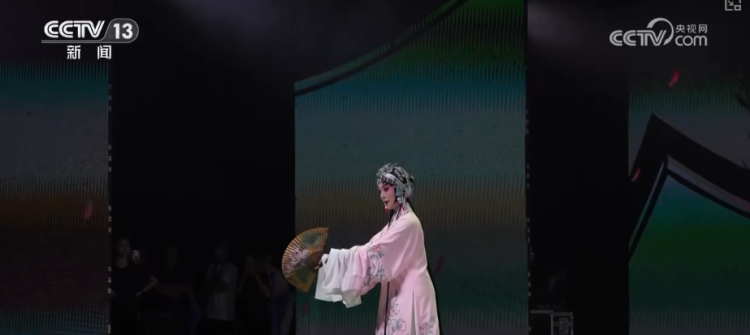 文化演出市场热力十足 感受醇厚家国情怀 共享国庆佳节喜悦与荣光