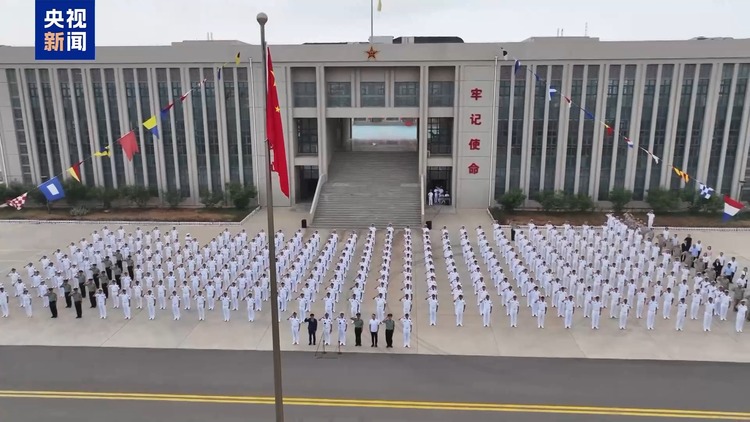 海外多地举办升国旗仪式 庆祝中华人民共和国成立75周年