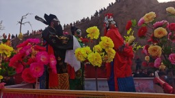 天水张家川：锣鼓喧天闹上八 快马欢歌醉马关