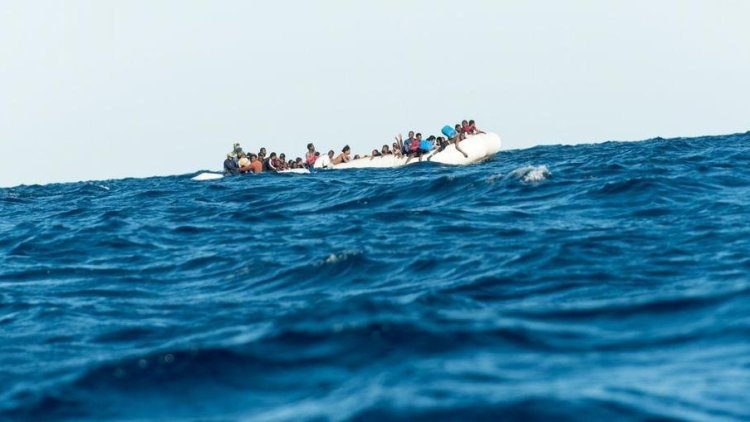 一艘偷渡船在突尼斯东部海域沉没 约40人死亡