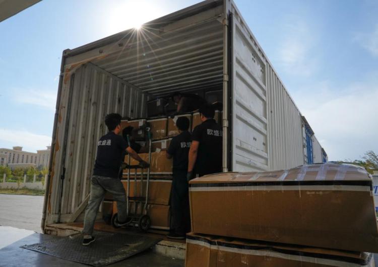 砥砺奋进七十载　天山南北谱华章｜新疆口岸电商助力中国商品跨境“速达”
