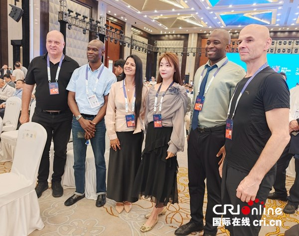 China International Big Data Industry Expo 2025 Kicks Off in Guiyang_fororder_图片3